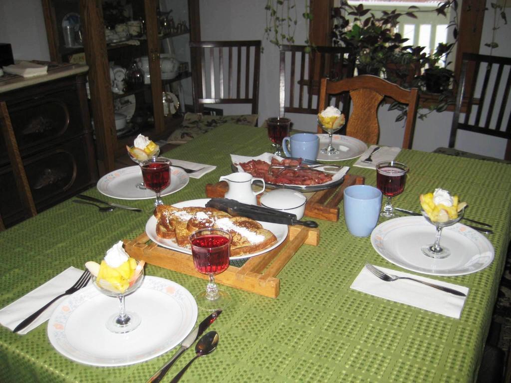 Phoenix House B&B Stettler 외부 사진