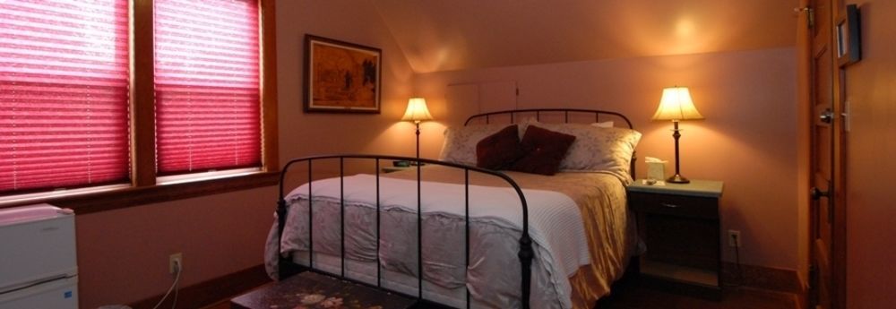 Phoenix House B&B Stettler 외부 사진